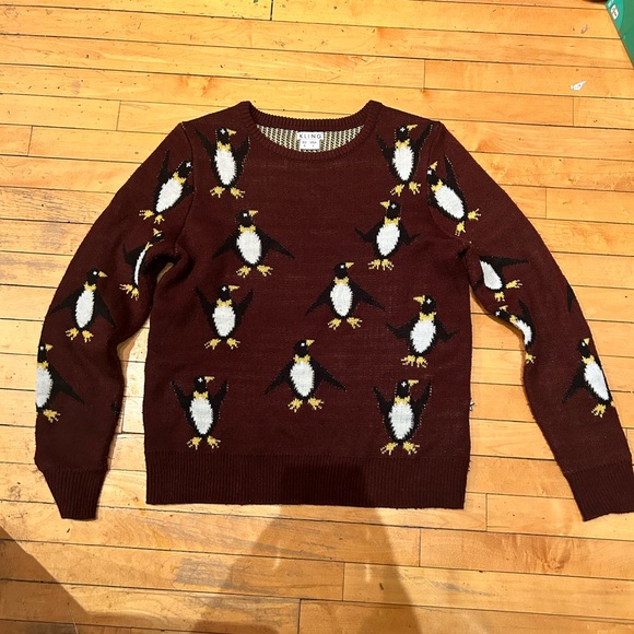Women’s penguin sweater large - Picture 2 of 5